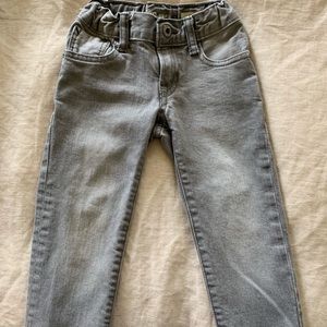 Boys jeans size 3t.